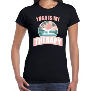Yoga is my therapy hobby t-shirt zwart voor dames