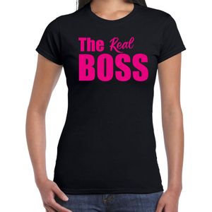 The real boss t-shirt zwart met roze letters voor dames - fun tekst shirts / grappige t-shirts